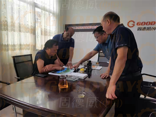 方城縣政協(xié)領導到固德威公司開展“萬人助萬企”調(diào)研活動 方城縣政協(xié)領導到固德威公司開展“萬人助萬企”調(diào)研活動