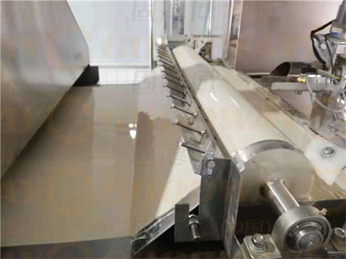  紅薯粉條機(jī)多少錢一臺？哪種工藝的粉條加工設(shè)備更適合大眾使用？