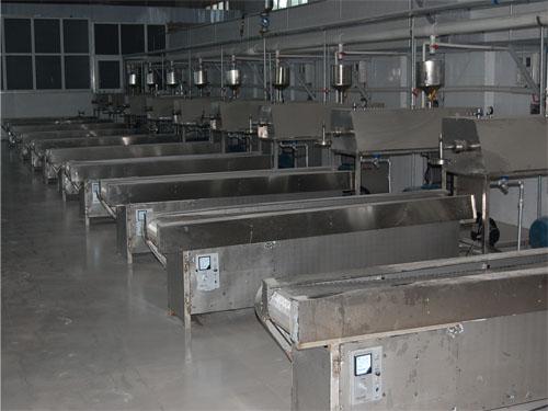 擠出式粉條粉絲機(jī)械設(shè)備結(jié)構(gòu)圖